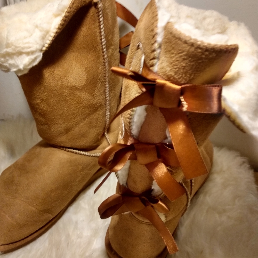 Boots - Picture 2 of 11